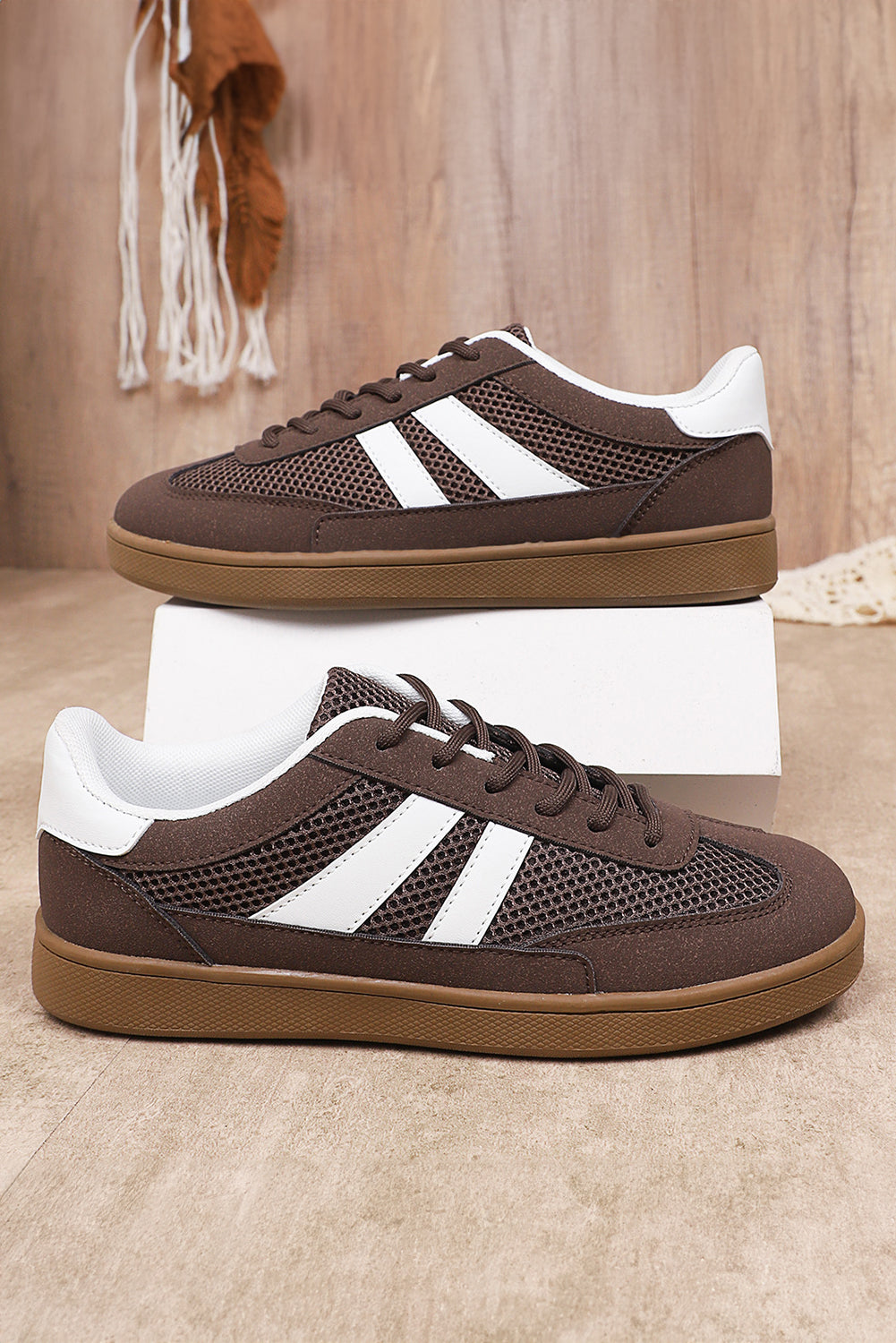 Coffee Breathable Mesh PU Leather Patchwork Lace-up Sneaker